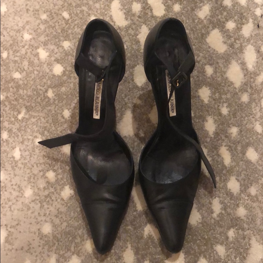 Authentic Manolo blahnik black heels with strap